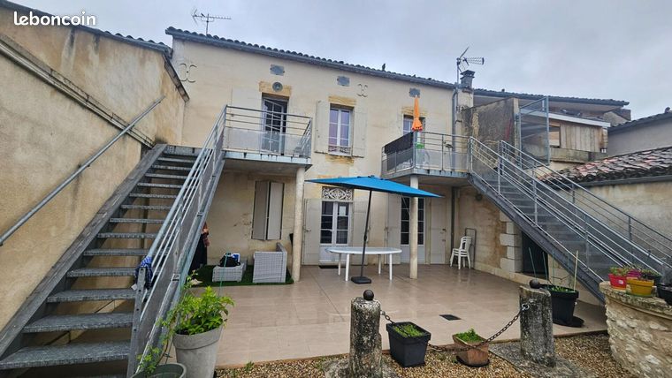 Maison 10 pièces 276 m²