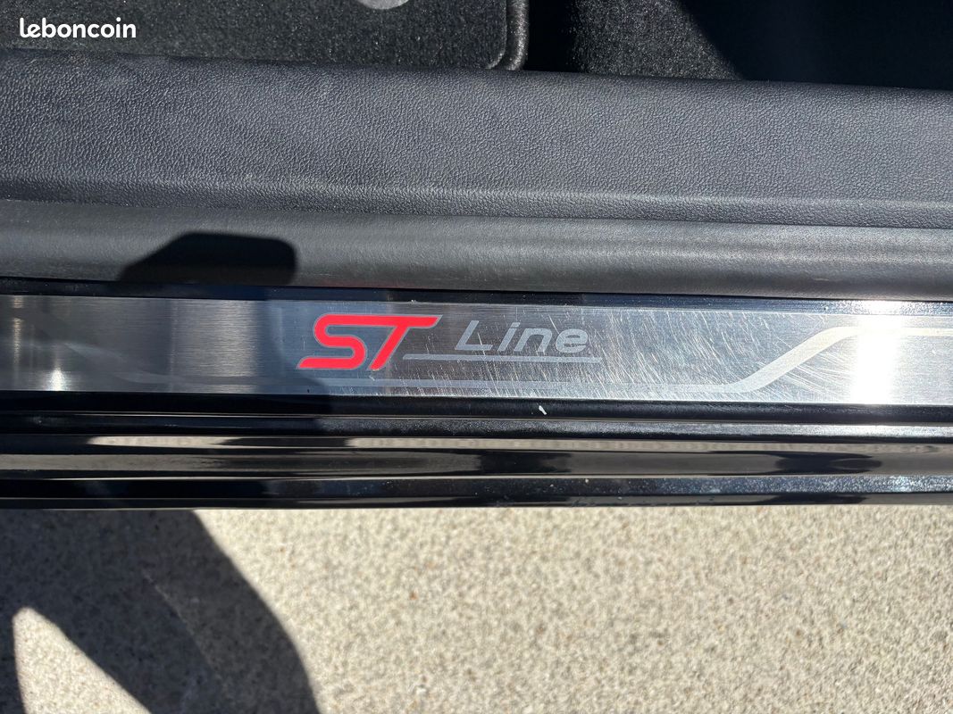 FORD FOCUS 1.0 Flexifuel 125 SS mHEV ST-Line Design / Park Assist / Caméras de recul / Sièges Chauffant / App (image 33)