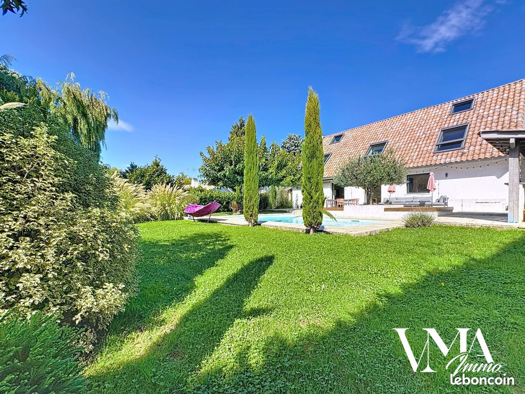 Maison 6 pièces 244 m² · à Limonest · 244 m² · 895 000 €