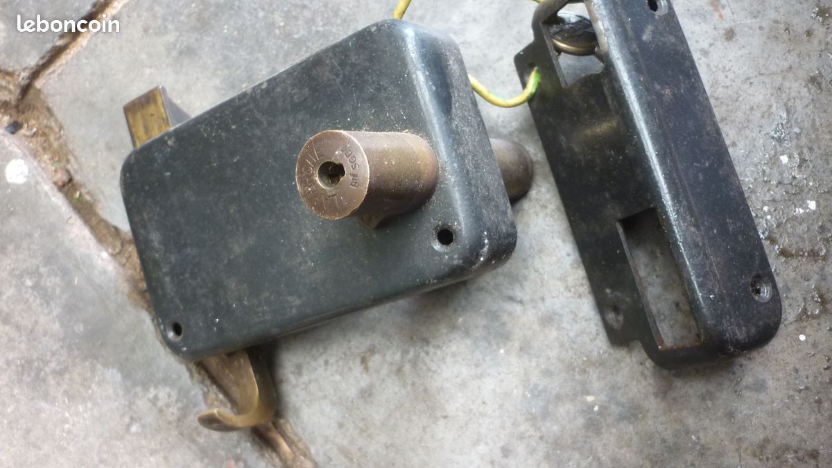 Serrure à tirage Laperche (image 1)