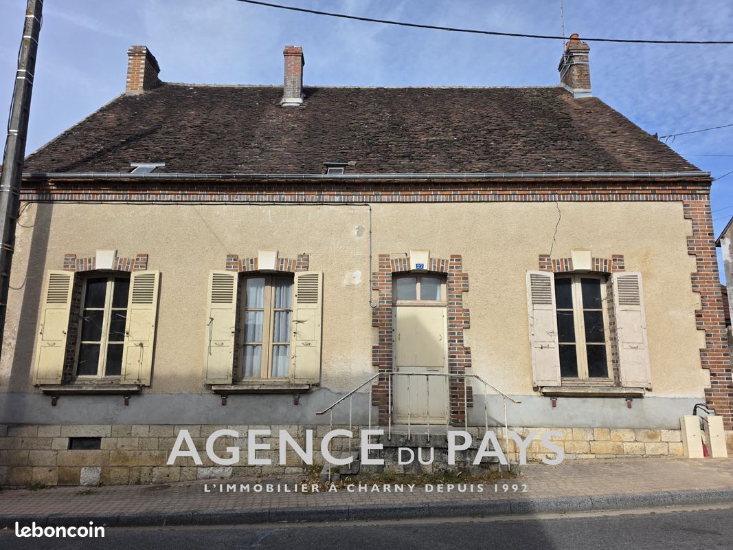 Maison 4 pièces 100 m² · à Saint-Maurice-sur-Aveyron · 100 m² · 33 000 €