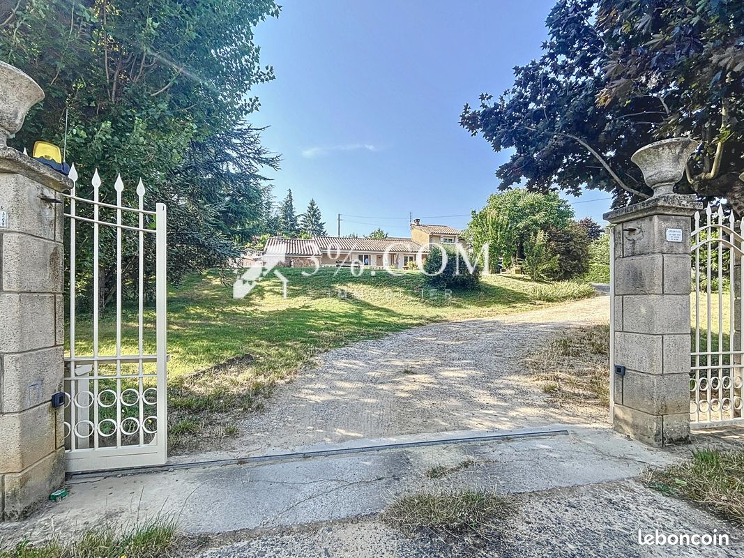 Maison 8 pièces 200 m² · à Chatuzange-le-Goubet · 200 m² · 550 000 €