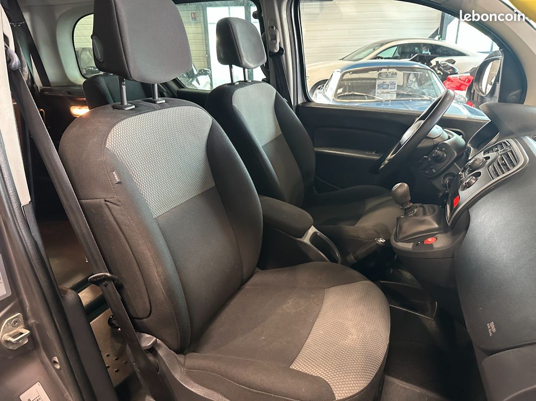 RENAULT KANGOO EXPRESS BLUE DCI 95 tpmr rampe - pour fauteuil roulant - 11/2020 - doubles porte lateral (image 13)