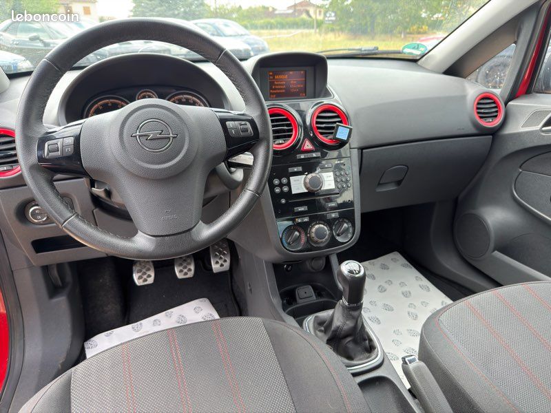 Opel Corsa 1.4i 90cv Color Race 2011 (image 8)