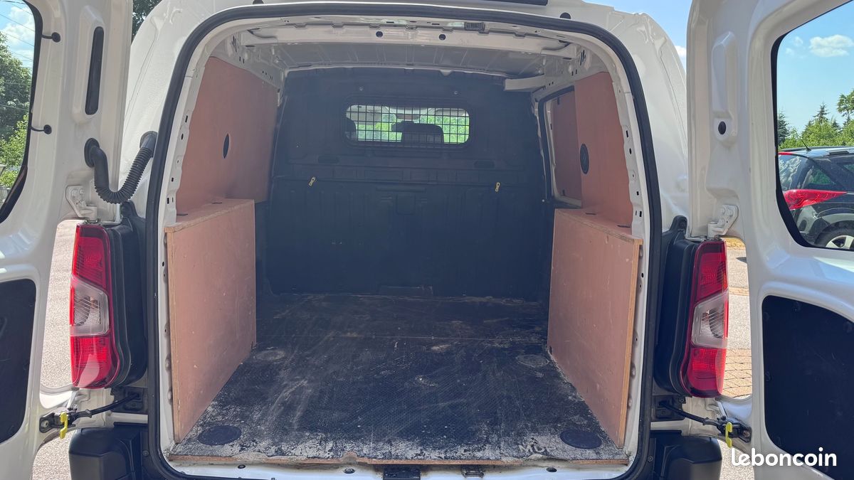4x4 DANGEL Citroën BERLINGO HDI 130CV 1000KG - 1ER MAIN - TVA RECUPERABLE - 3 PLACES – ATTELAGE (image 7)