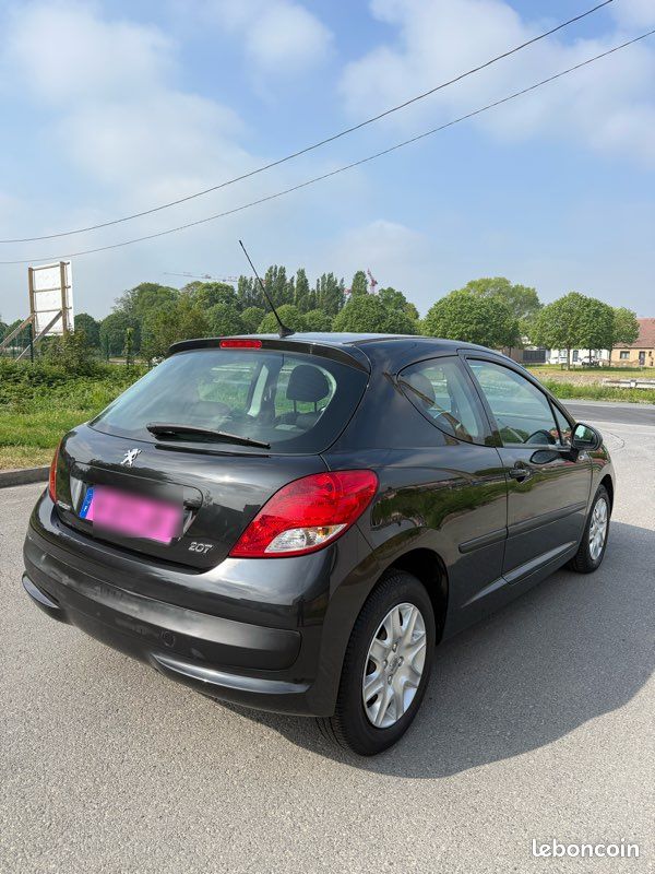 Peugeot 207 (image 2)
