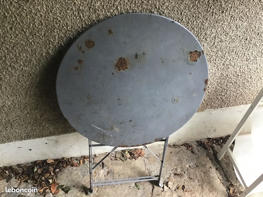 Table extérieur (image 1)