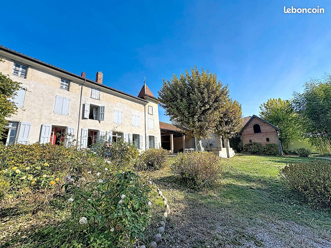 Maison 10 pièces 380 m² · à La Côte-Saint-André · 380 m² · 465 000 €