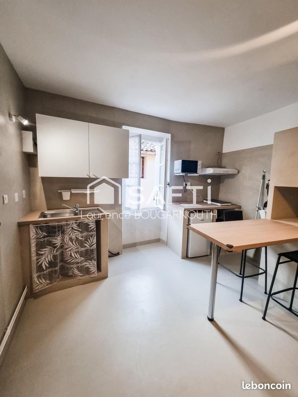 Immeuble 1 pièce 150 m² · à Bagnols-sur-Cèze · 150 m² · 245 000 €