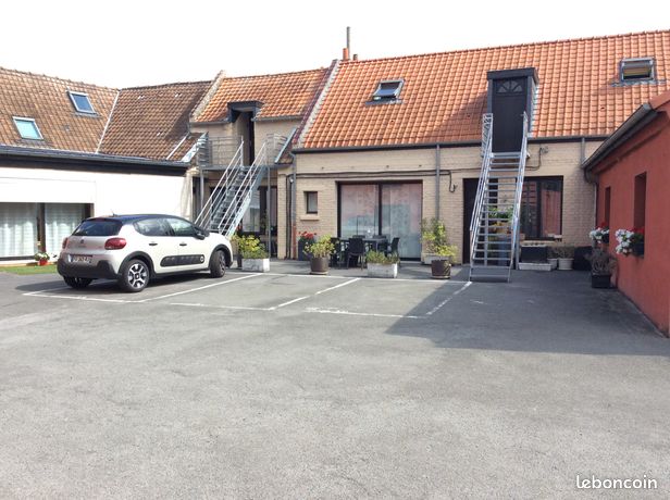 F2 de 51 m² SH, 69 m² SU avec cachet, park privatif, calme, sécurisé, centre ville