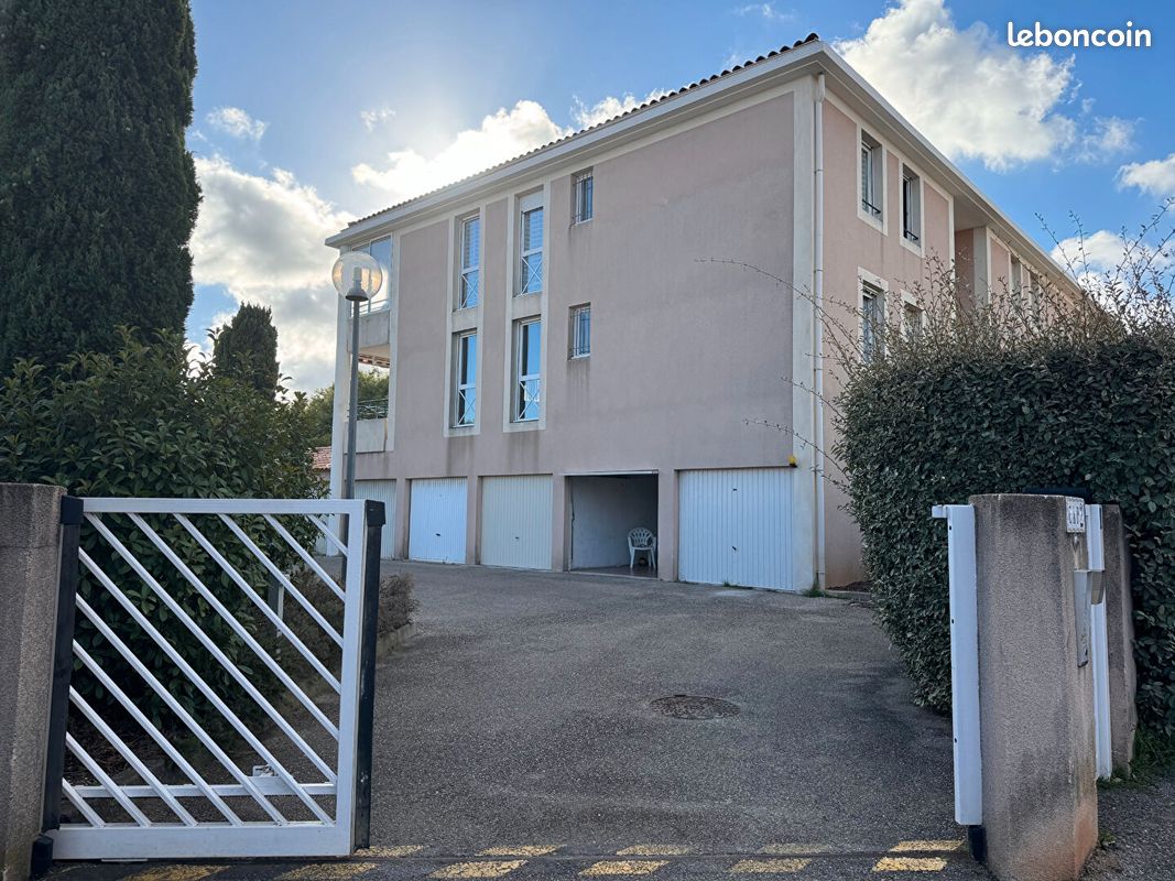 Parking 13 m² · à La Seyne-sur-Mer · 13 m² · 120 €/mois