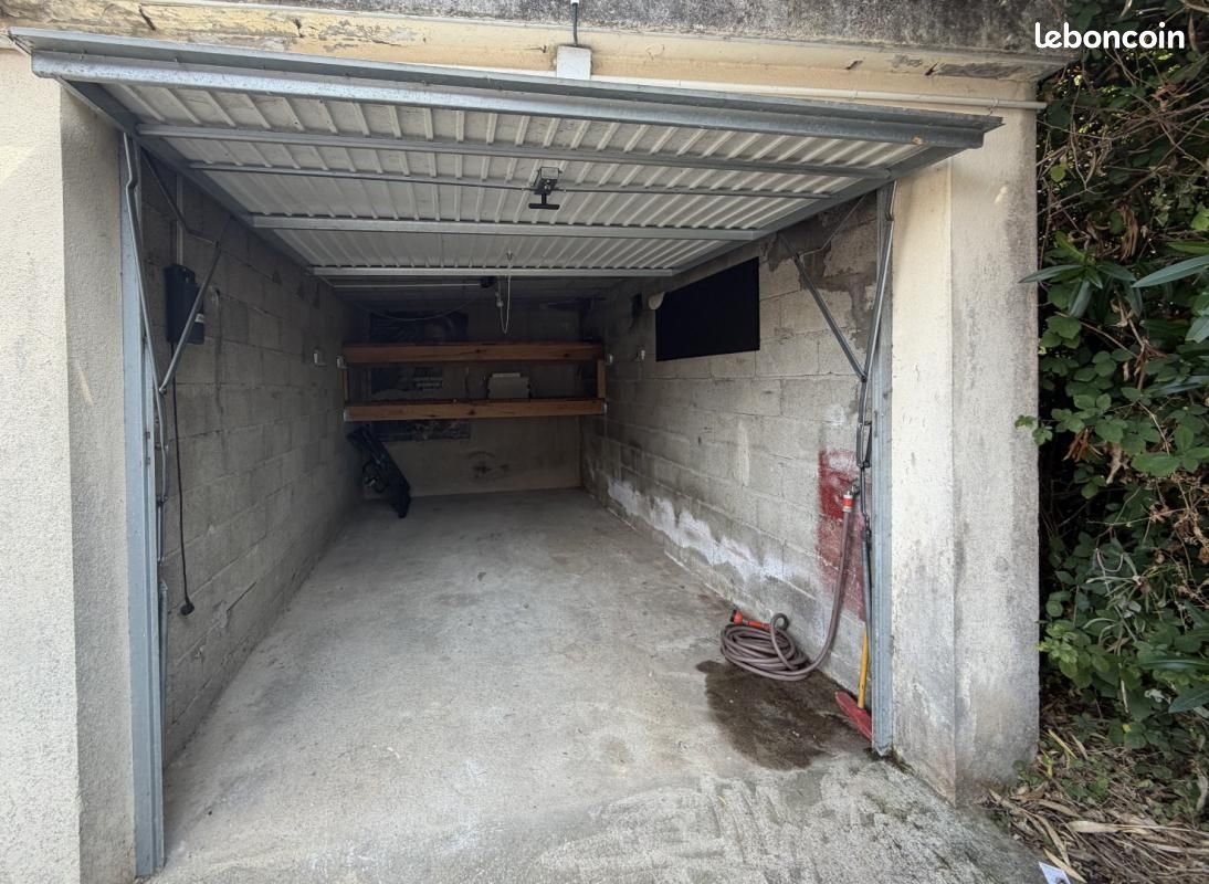 Parking 13 m² · à Grosseto-Prugna · 13 m² · 160 €/mois