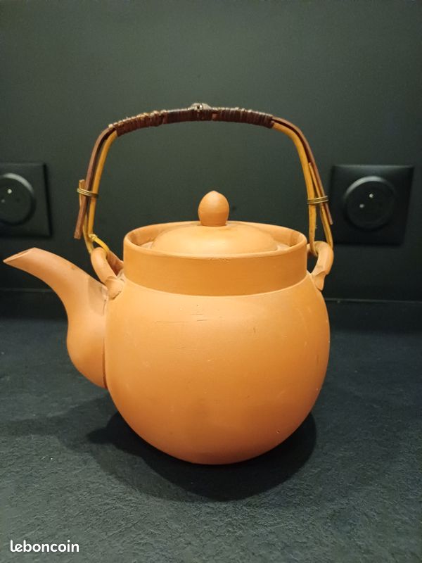 Théière en terre cuite traditionnelle avec diffuseur Japon (image 1)