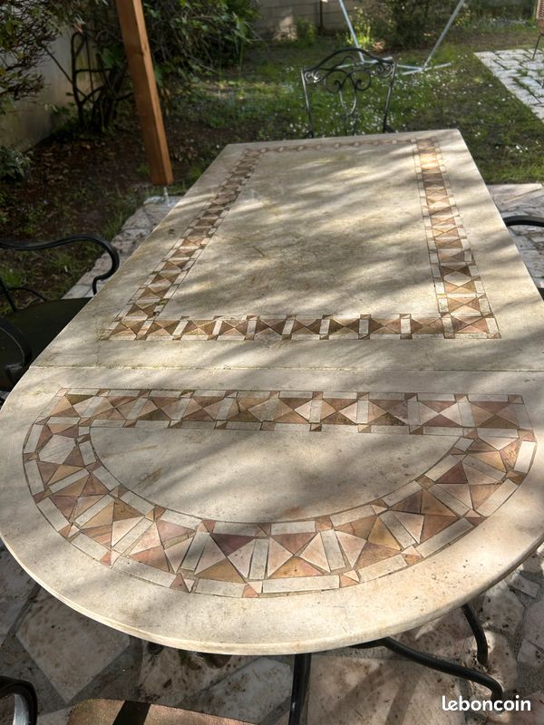 Table de jardin en pierre (image 3)
