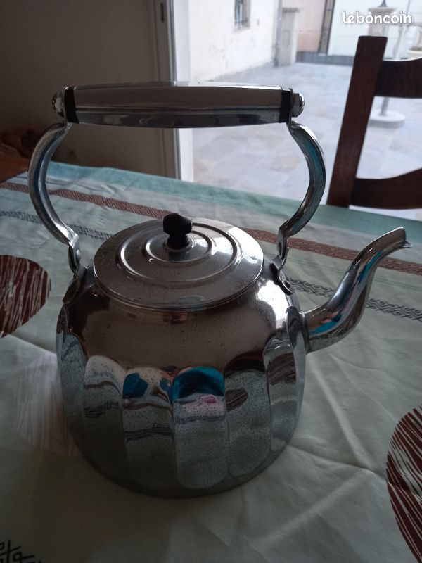 Vintage Tea Pot: Farberware 7020 Hot Water Kettle Stainless 