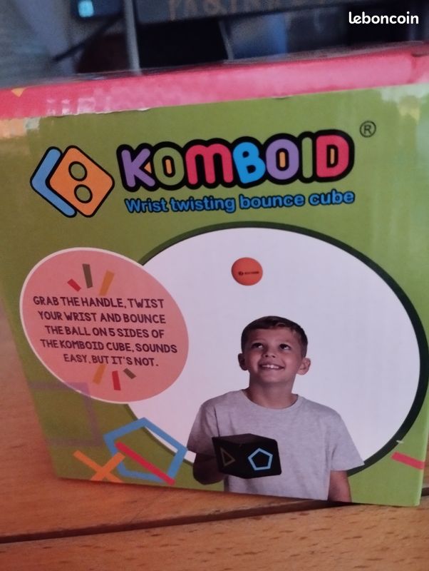 Jeu D'Adresse KOMBOID - Cube Rebondissant Avec Balle - Jeu Solo Ou Groupe Pour Ados Et Adultes