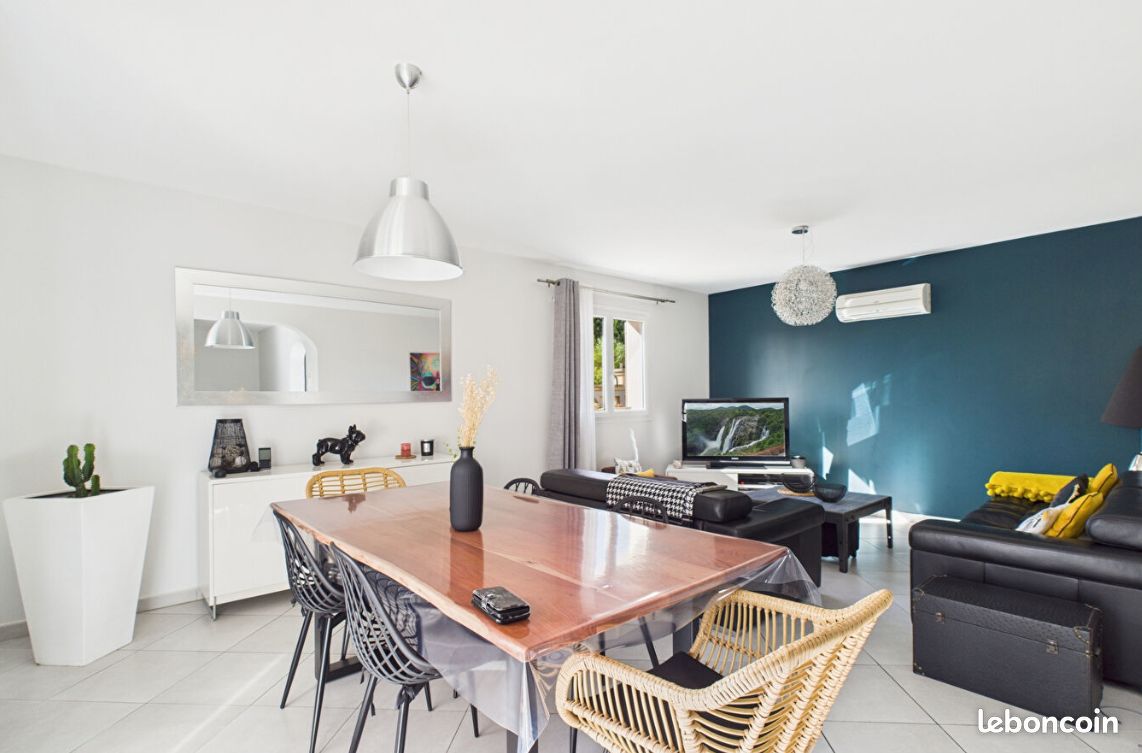 Maison 5 pièces 114 m² · à Rochefort-du-Gard · 114 m² · 383 000 €