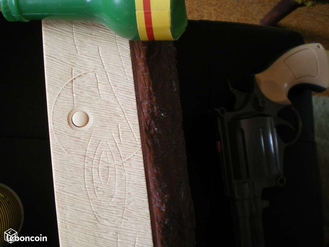 Bûche et acessoires + revolver (image 3)