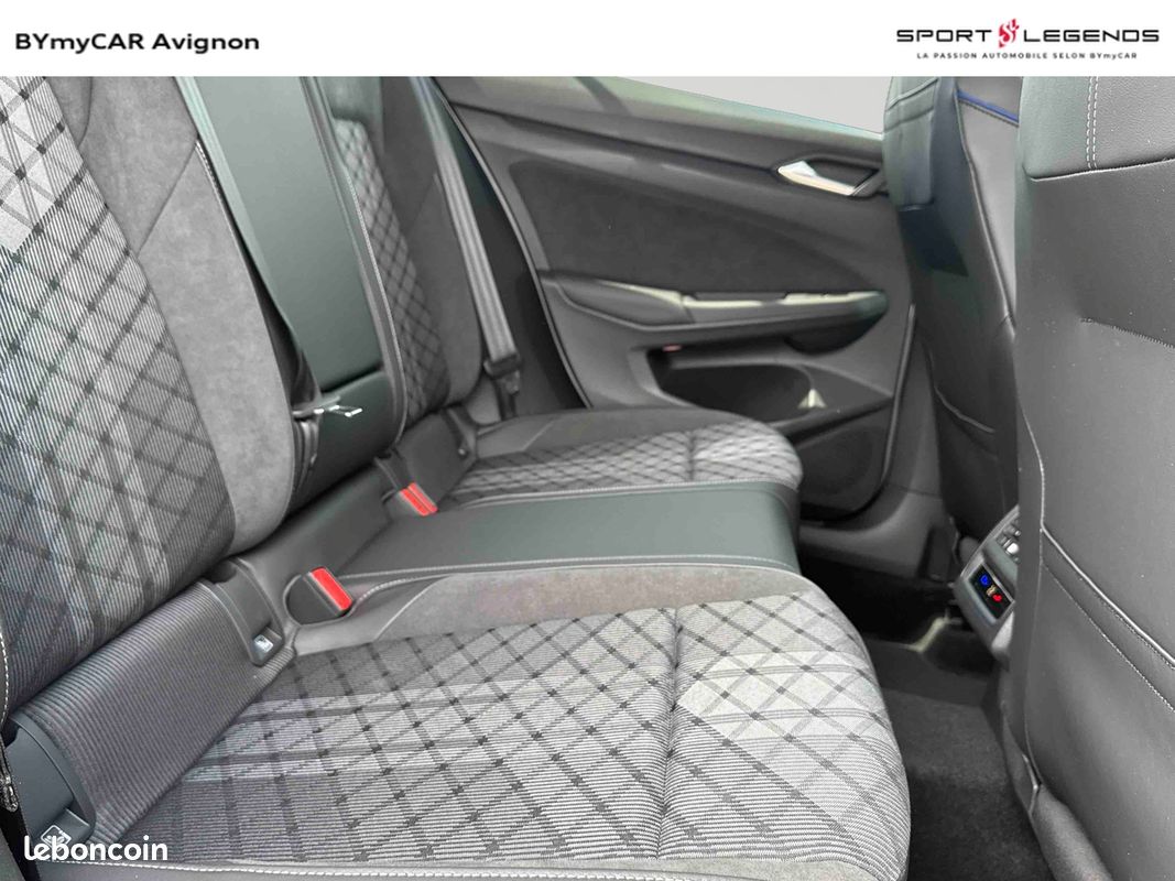 VOLKSWAGEN Golf 1.5 eTSI EVO2 150 DSG7 R-Line Edition (image 24)