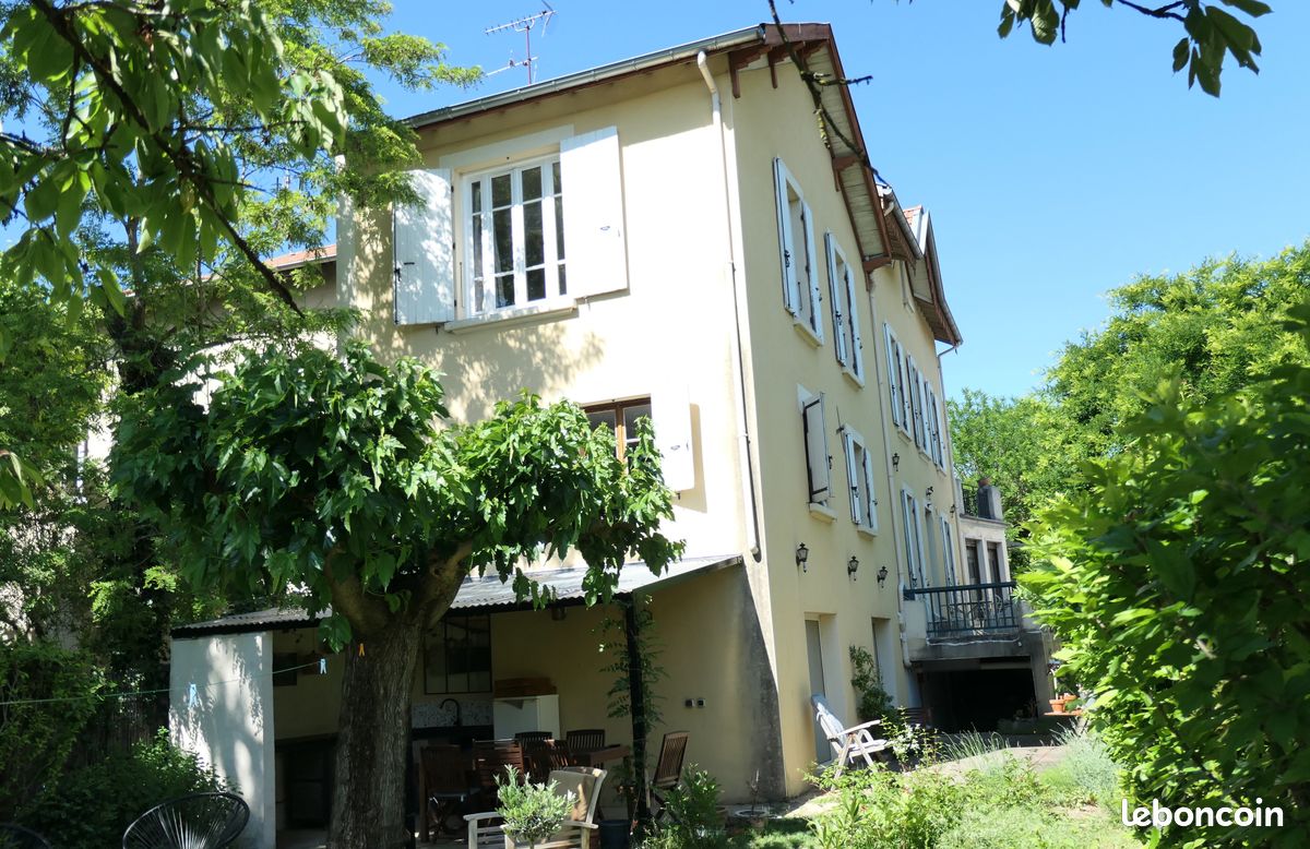 Maison 13 pièces 230 m² · à Romans-sur-Isère · 230 m² · 370 000 €