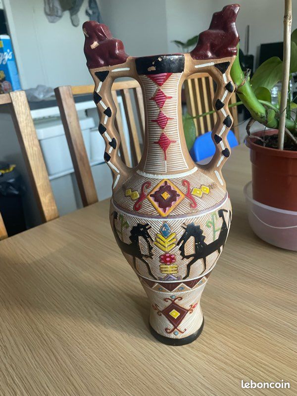 Vase (image 1)