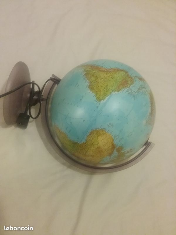 Globe terrestre (image 1)