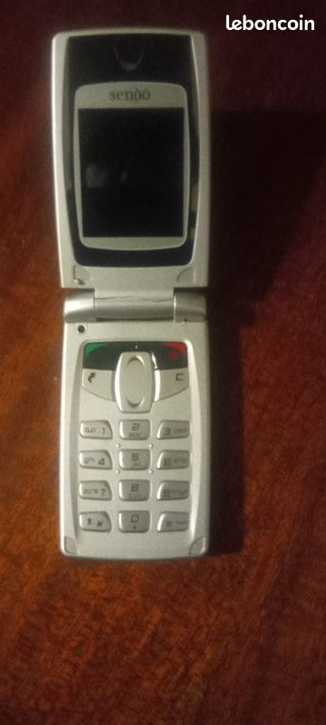 Je vends un petit téléphone (image 2)