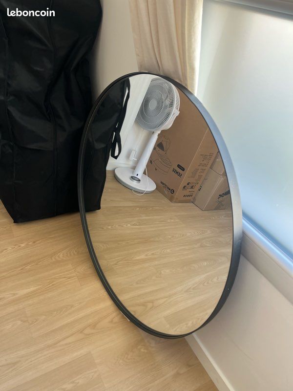 Miroir rond métal noir (image 1)