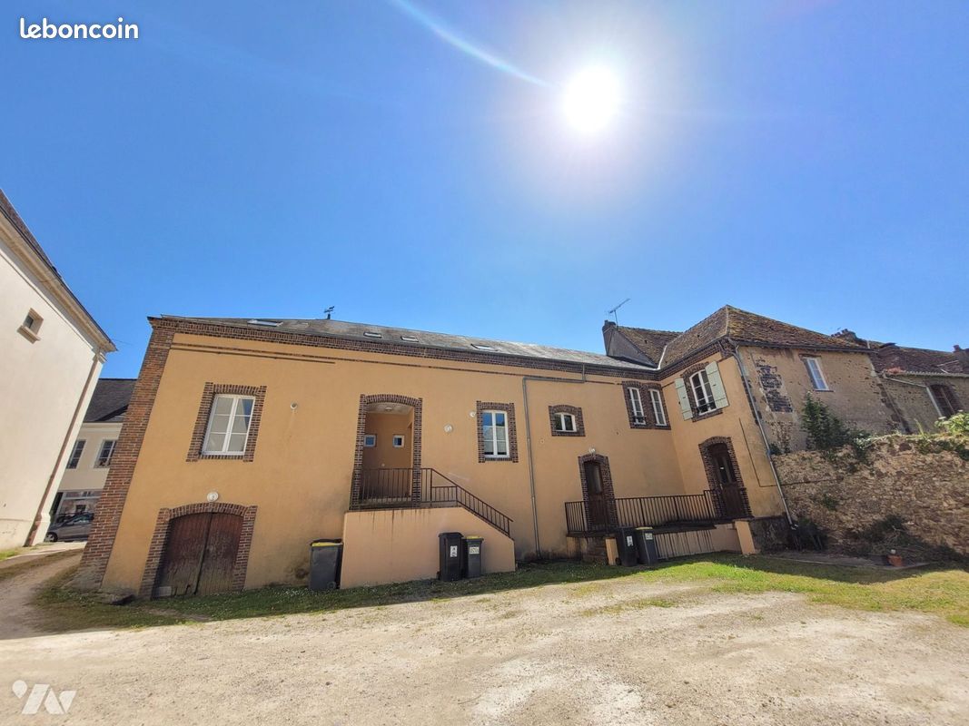 Immeuble 290 m² · à Thiron-Gardais · 290 m² · 233 000 €