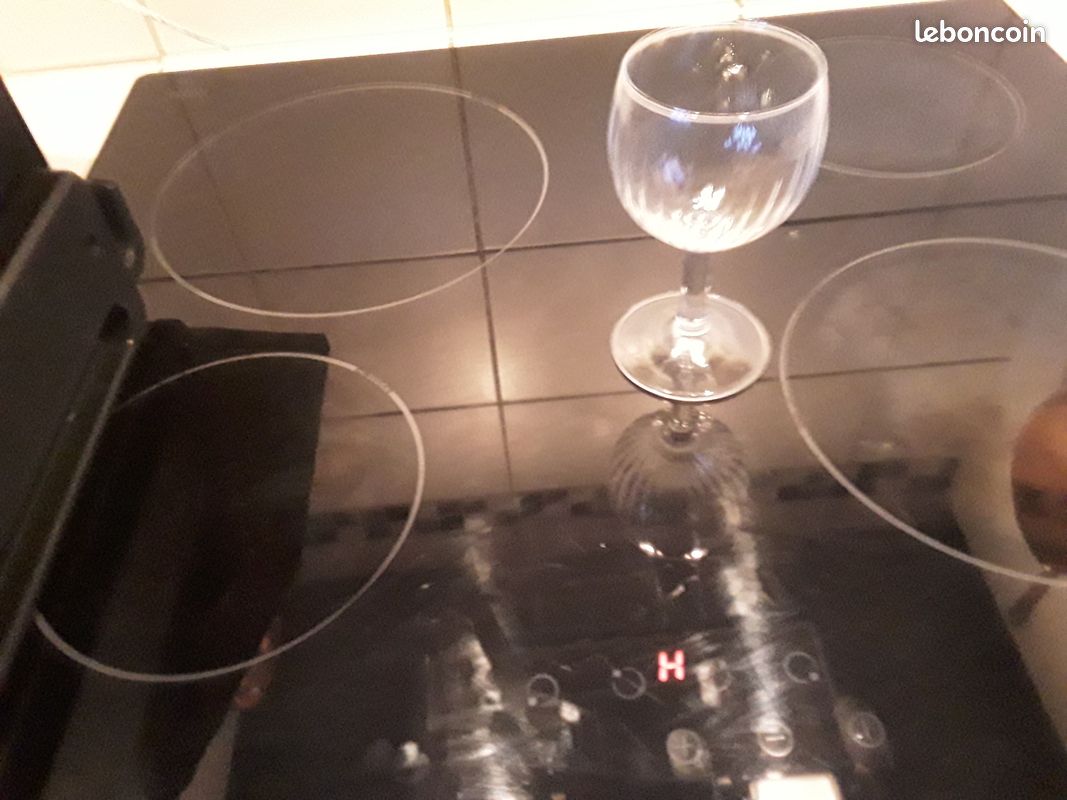Verres à vin (image 1)