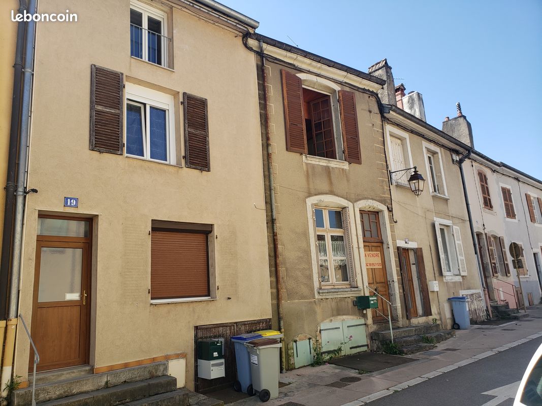 Maison 6 pièces 135 m² · à Poligny · 135 m² · 119 000 €