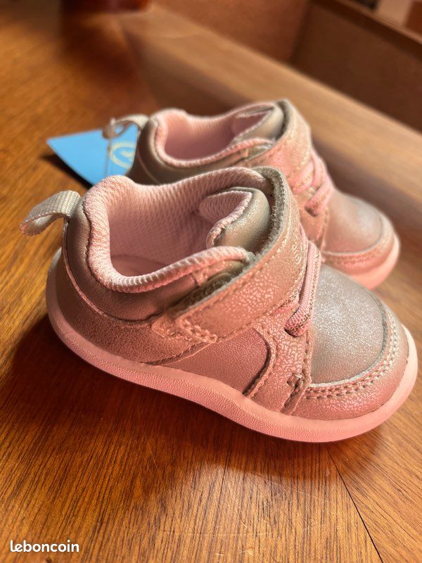 Chaussures bébé fille 3-6 mois (image 2)