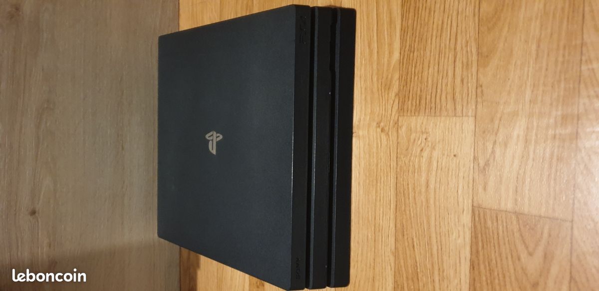 Sony PS4 Pro – bon état +1 Manettes (image 1)