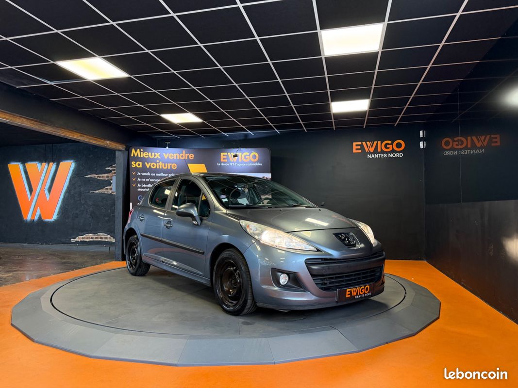 PEUGEOT 207 1.4 VTI 95 ACTIVE / CLIMATISATION / EMBRAYAGE NEUf (image 1)