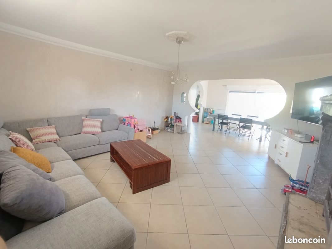 Maison 7 pièces 197 m² · à Brissac Loire Aubance · 197 m² · 292 000 €