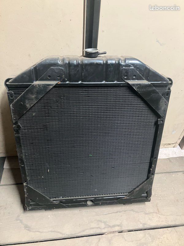 Radiateur Fiat 580 680 780 et 880 (image 1)