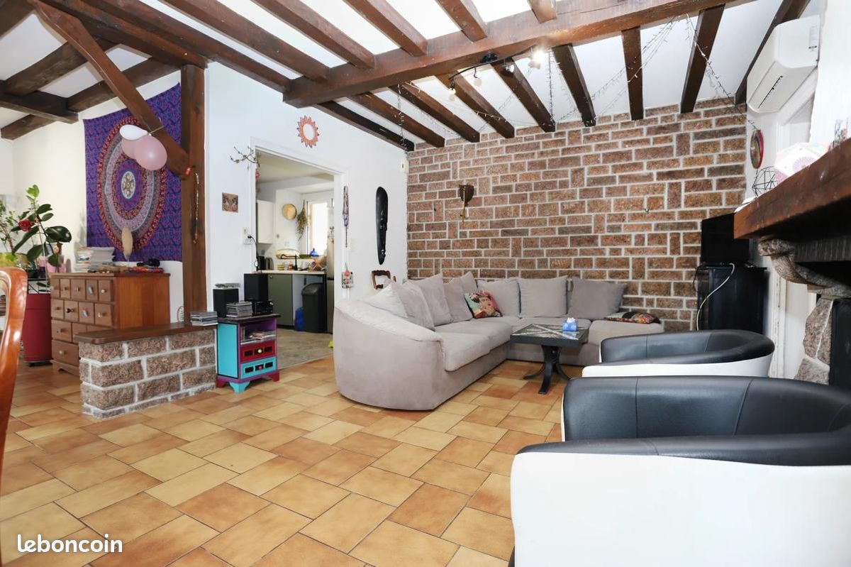 Maison 9 pièces 183 m² · à Saint-Aubin-du-Cormier · 183 m² · 380 000 €