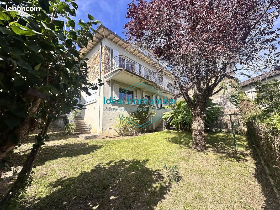 Maison 11 pièces 200 m² · à Naucelle · 200 m² · 259 000 €