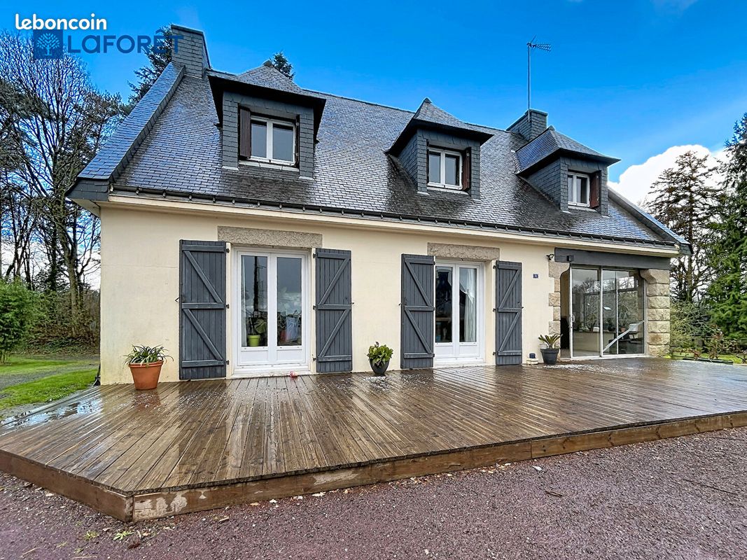 Maison 8 pièces 167 m² · à Saint-Gonnery · 167 m² · 294 700 €