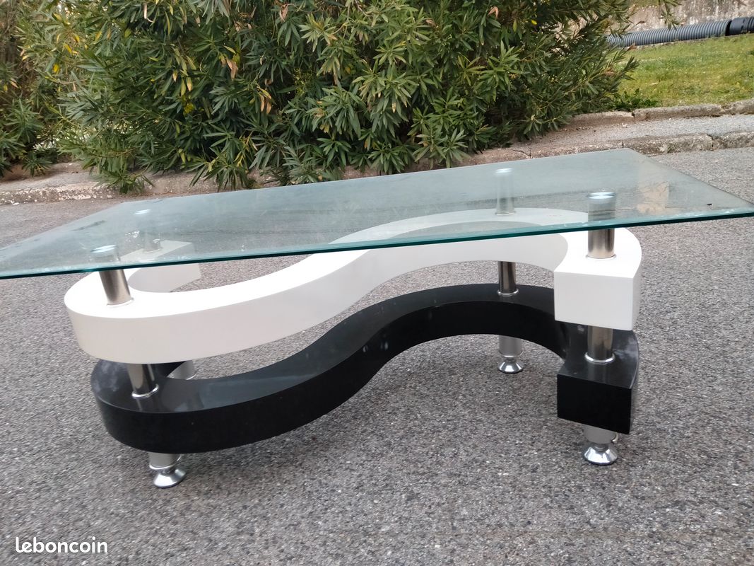 Table (image 1)
