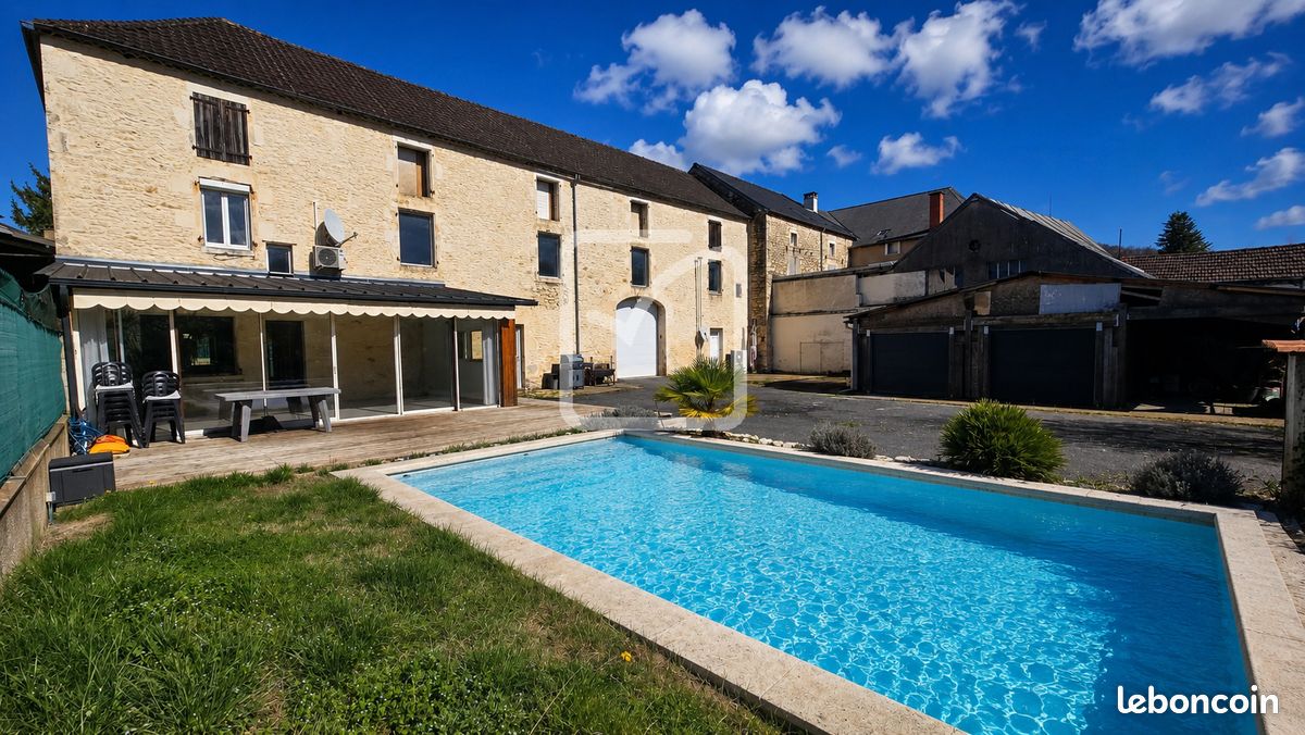Immeuble 503 m² Souillac (image 1)
