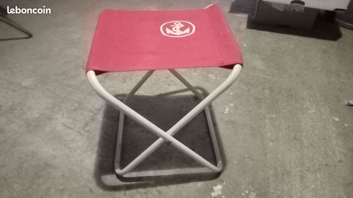 Tabouret de camping pliant (image 1)