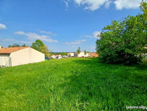 Terrain 660 m² CHAMPDENIERS ST DENIS