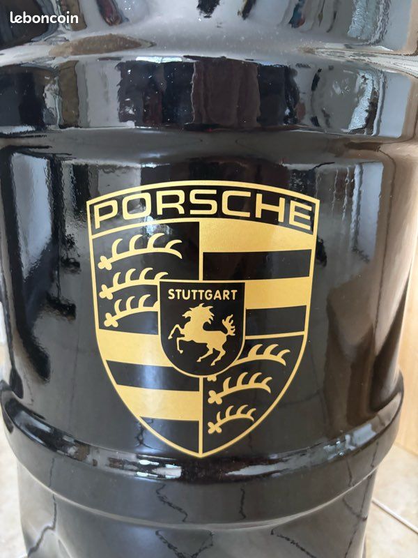 Tonneau Décoratif Vert Avec Pin-up Et Porsche – Baril 200L, Table D'appoint Artisanale