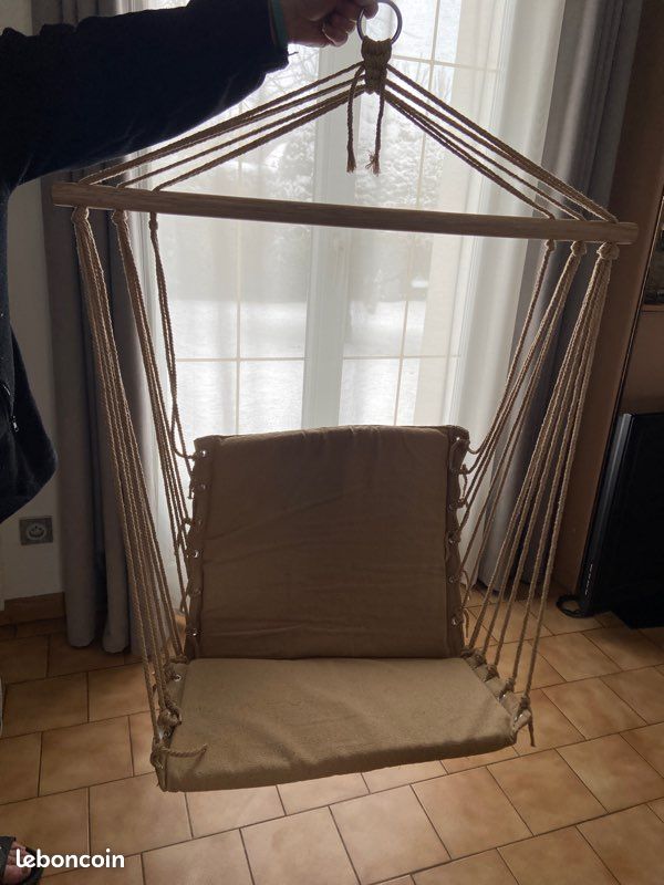 Chaise balançoire hamac tissu beige et cordage (image 1)