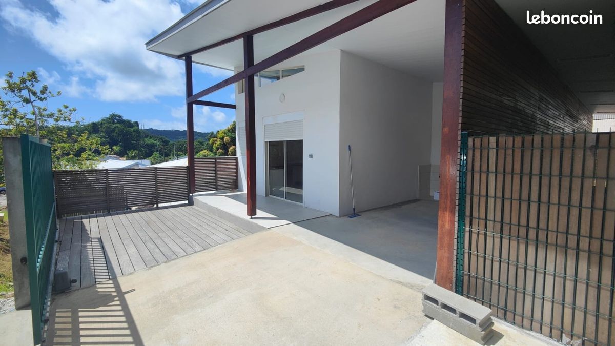 Maison 4 pièces 142 m² · à Cayenne · 142 m² · 2 035 €