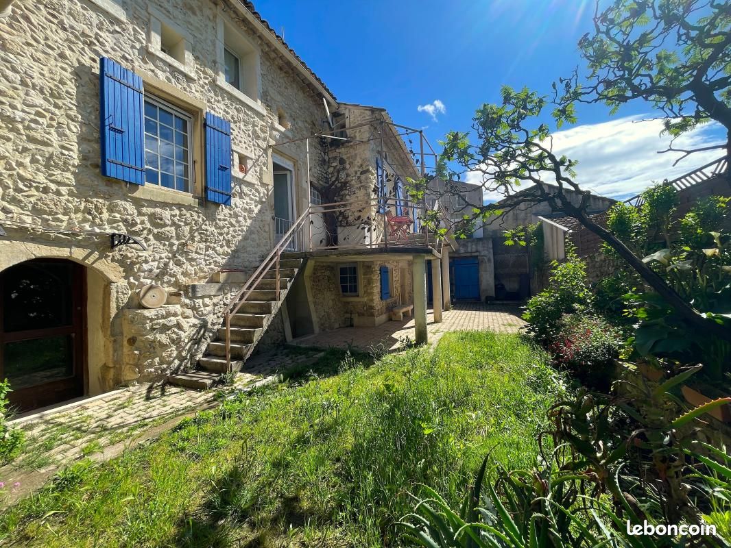 Maison 9 pièces 225 m² · à Les Granges-Gontardes · 225 m² · 265 000 €