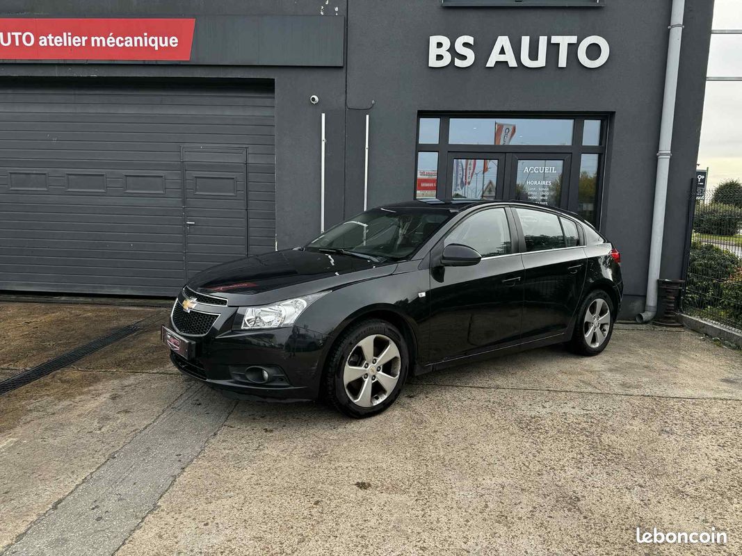 Chevrolet cruze 1.7 vcdi 131ch 5p (image 1)