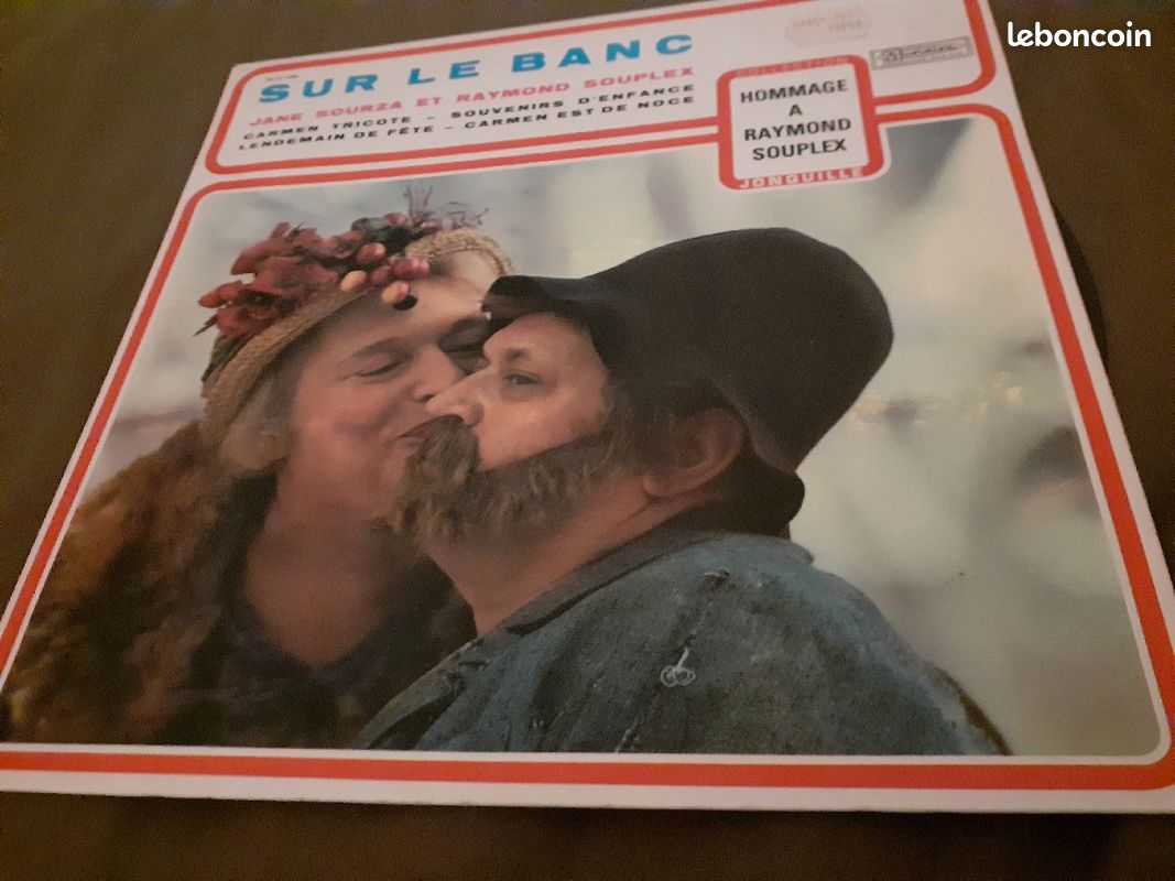 Vinyle sur le banc avec Jane Sourza et Raymond Souplex (image 1)