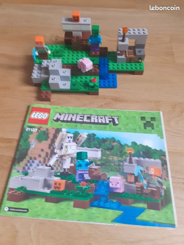 LEGO Minecraft 21123 Le Golem de Fer Complet avec notice,sans